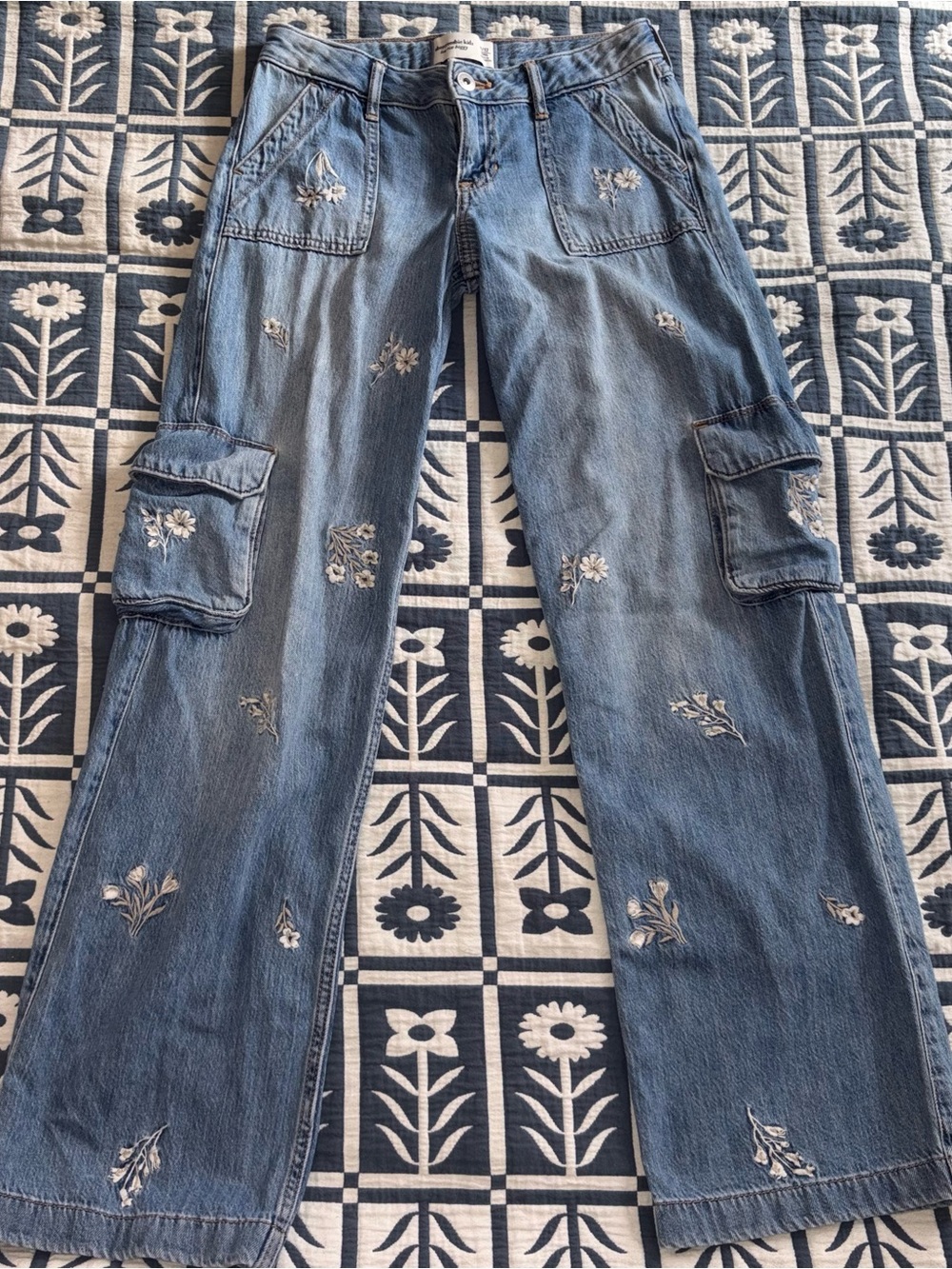 Abercrombie Kids embroidered cargo jeans 11/12 Long